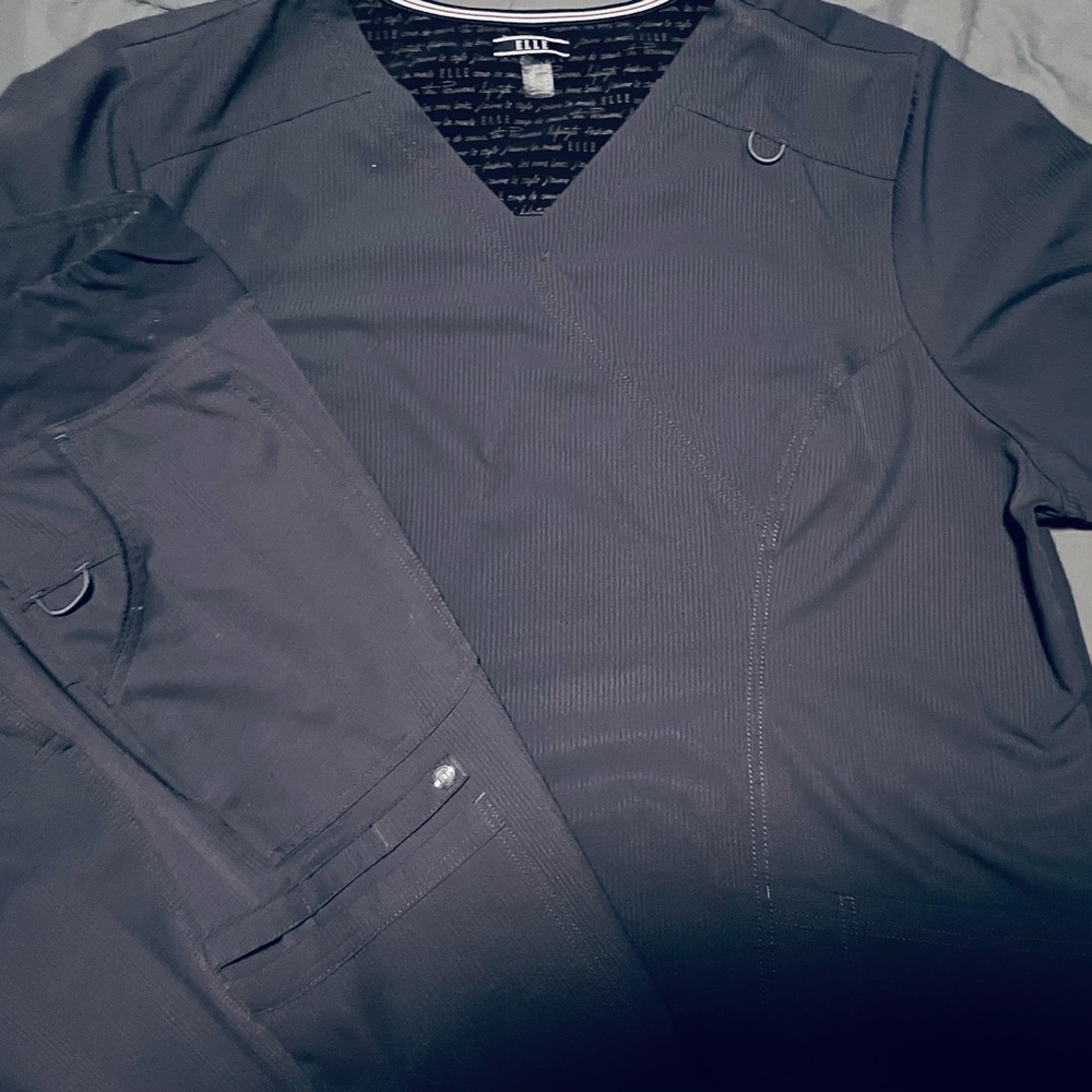 Women’s scrubs